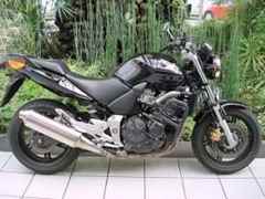 Honda CBF 600NA, modelo similar fabricado na Itália.
