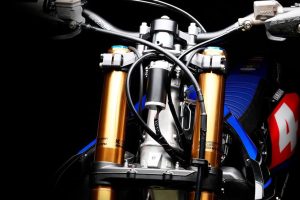 Yamaha desenvolve direção hidráulica para motocicletas