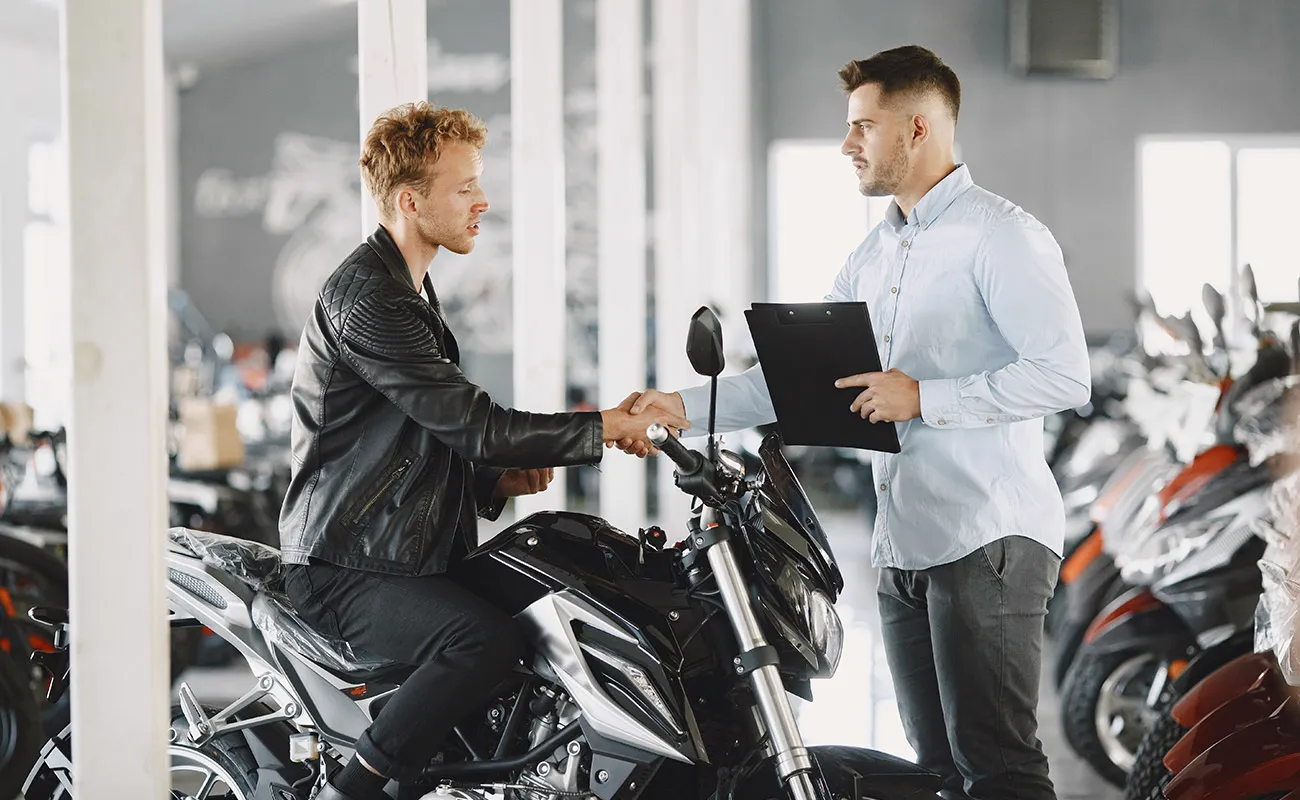Qual a melhor moto para quem está começando