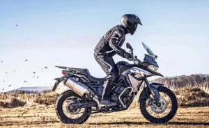 Voge 650DSX: Moto de aventura chega aos revendedores em 2022
