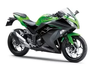 Kawasaki relança Ninja 300 no Brasil por R$ 29.990